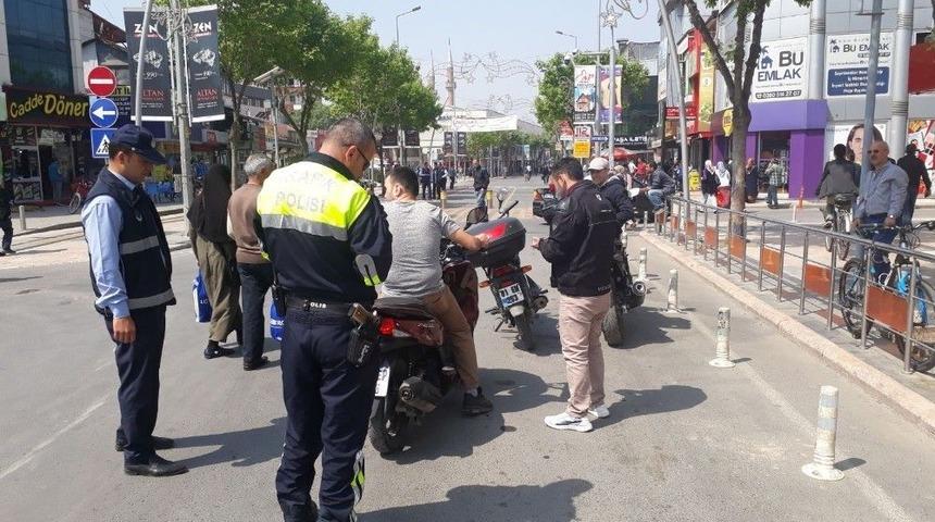 Zabıta Ekipleri İstanbul Caddesinde Denetimler Sıklaştırıldı