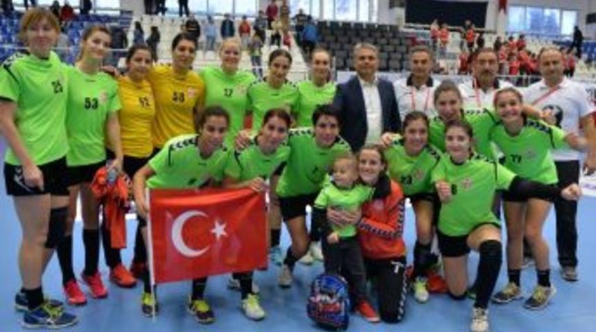 Hentbolda &Uuml;mit Uysal Kuralları Tuttu