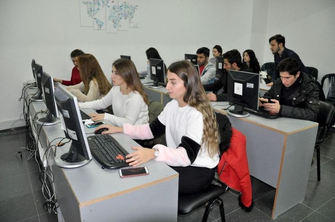 T&uuml;rkiye&rsquo;de Ders Verilen Tek E-ticaret Uygulama Laboratuvarı