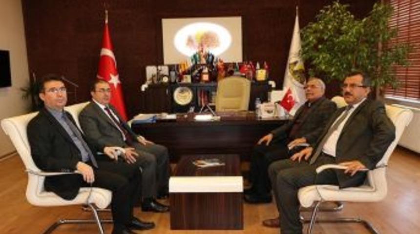 Ünlüer, Uçhisar Belediye Başkanı Karaaslan’a Geçmiş Olsun Ziyaretinde Bulundu