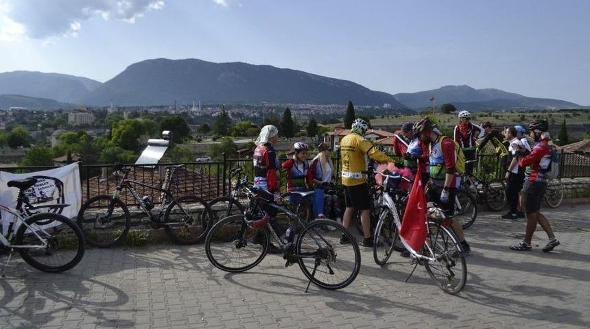&rsquo;el Ele Elden Ele 81 İlde T&uuml;rk Kadınının Zaferi" Projesi