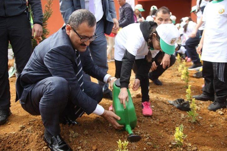 Sevgi Evleri Sakinleri İle Huzurevi Sakinleri Fidan Dikti G3