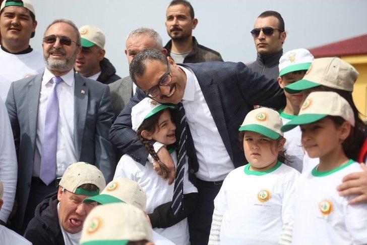 Sevgi Evleri Sakinleri İle Huzurevi Sakinleri Fidan Dikti G5