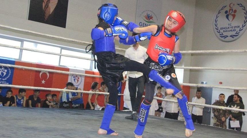 Hakkari’de ‘muay Thai İl Şampiyonası’ Düzenlendi