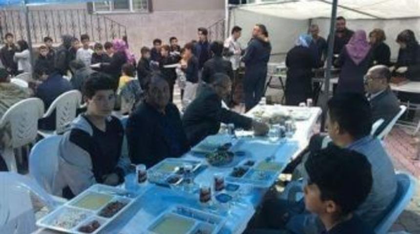 Emet M&uuml;ft&uuml;l&uuml;ğ&uuml;&rsquo;nden İftar