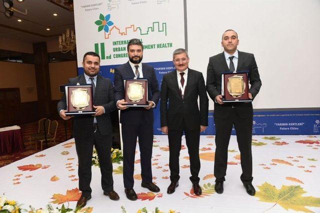 Pendik Belediyesine 3 &Ouml;d&uuml;l Birden 1