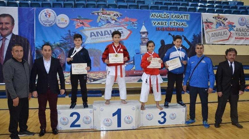 Bilecik, Karate Yarı Final M&uuml;sabakalarına Ev Sahipliği Yaptı