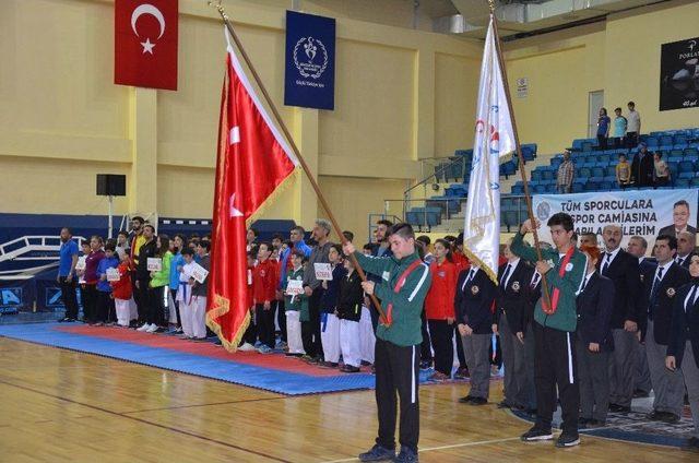 Bilecik, Karate Yarı Final Müsabakalarına Ev Sahipliği Yaptı