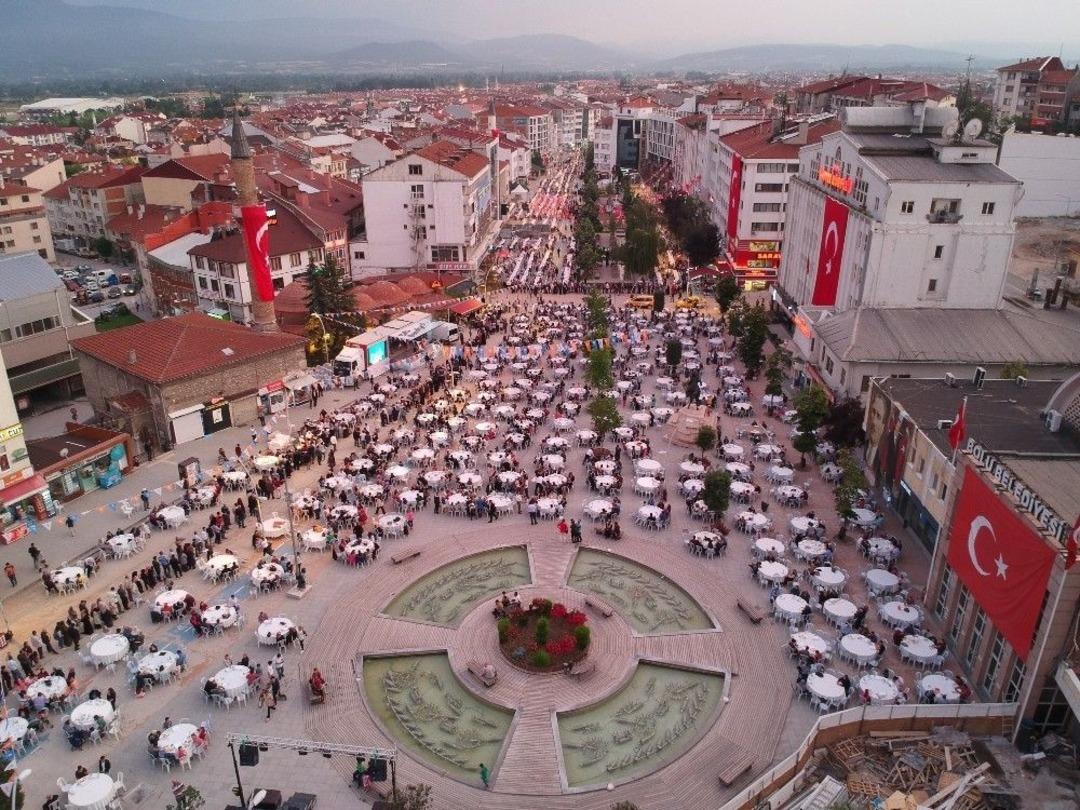 Bolu&rsquo;da 20 Bin Kişi Birlikte İftar Yaptı