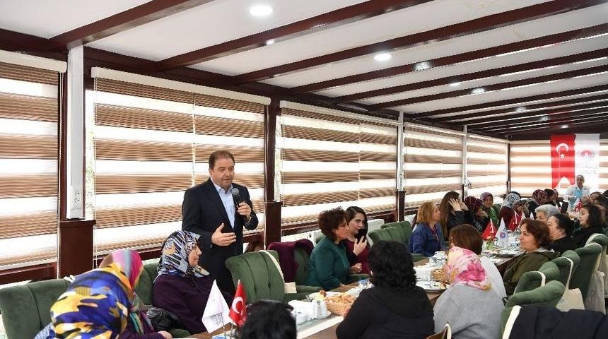 Maltepe Belediye Başkanı Kılı&ccedil;, Kadınlarla Kahvaltıda Buluştu