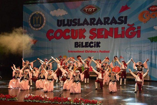 11. Uluslararası Bilecik Çocuk Festivali’nde Tüm Dünyaya Barış Mesajı Verildi