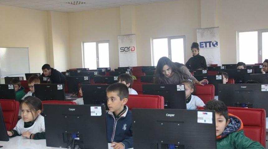&Ccedil;ocuklar &lsquo;yarını Kodlayanlar&rsquo; Projesi İle Erciyes Teknopark&rsquo;ta Buluştu
