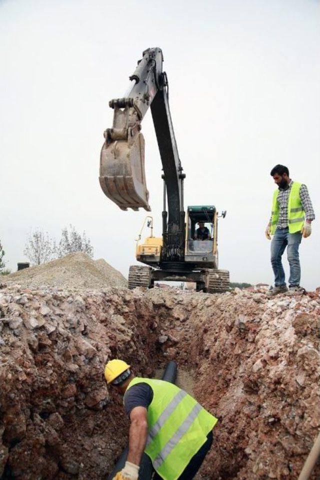 Kanalizasyon Ve Yağmursuyu Altyapısı İnşası Devam Ediyor