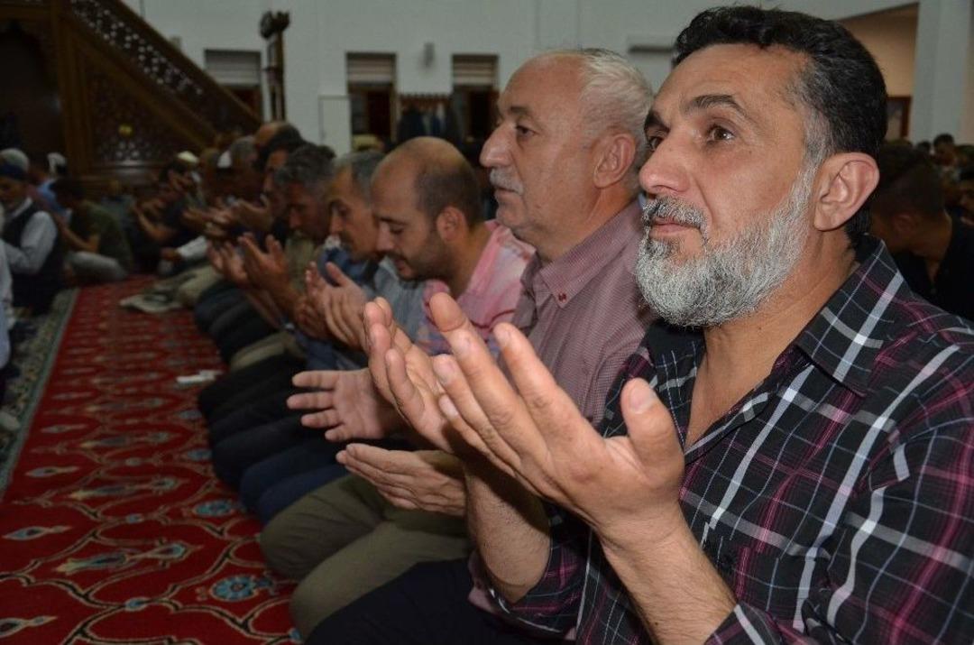 Kadir Gecesi&rsquo;nde Camiler Doldu Taştı