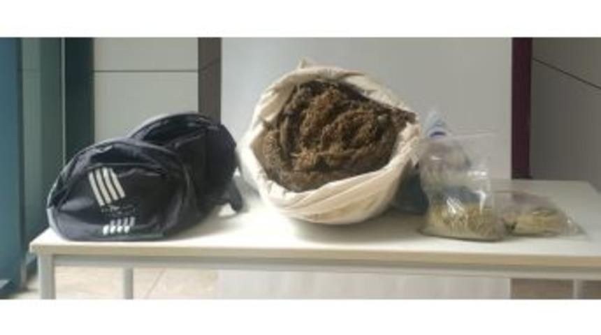 Elazığ&rsquo;da Uyuşturucu Operasyonu: 3 Tutuklama