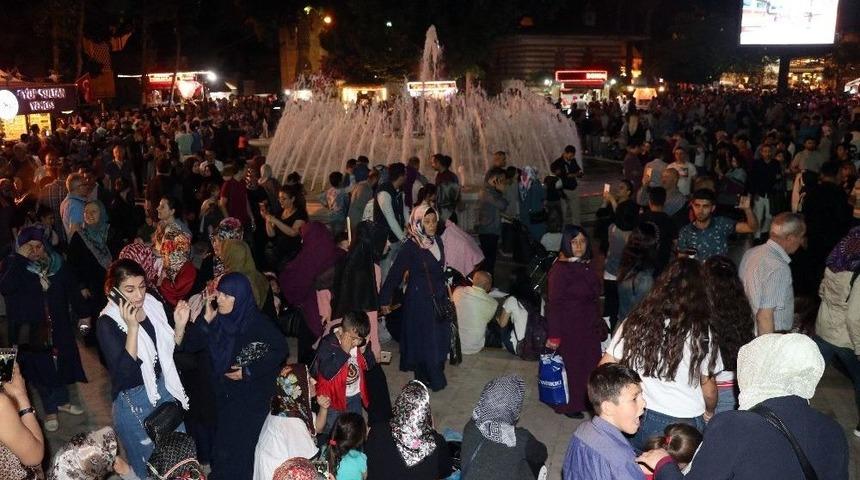 Ey&uuml;p Sultan&rsquo;da Kadir Gecesi Coşkusu