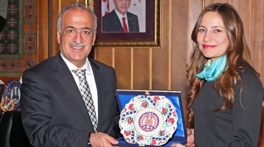 Gen&ccedil; Bilim İnsanı &Ouml;d&uuml;l&uuml;n&uuml; Alan Do&ccedil;. Dr. Yurtcan, Rekt&ouml;r &Ccedil;omaklı&rsquo;yı Ziyaret Etti