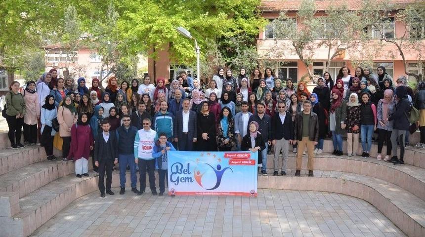 Gemlik Belediyesi Gen&ccedil;lerin Yanında