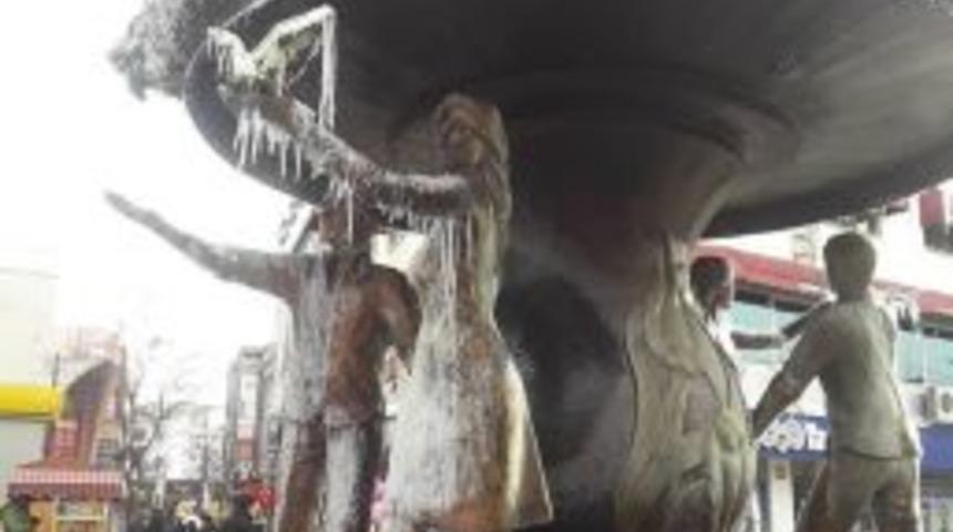 Aşıklar &Ccedil;eşmesi Dondu