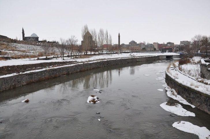 Kars’ta Zemheri Ayında Bahar Yaşanıyor G1