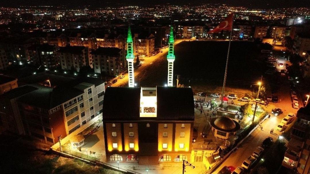 Sunrooflu Camiye Kadir Gecesi&rsquo;nde Yoğun İlgi