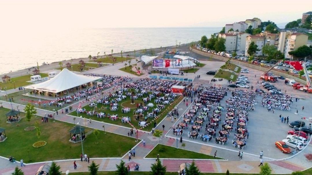 Alaplı&rsquo;da 3 Bin Kişi İftarda Buluştu