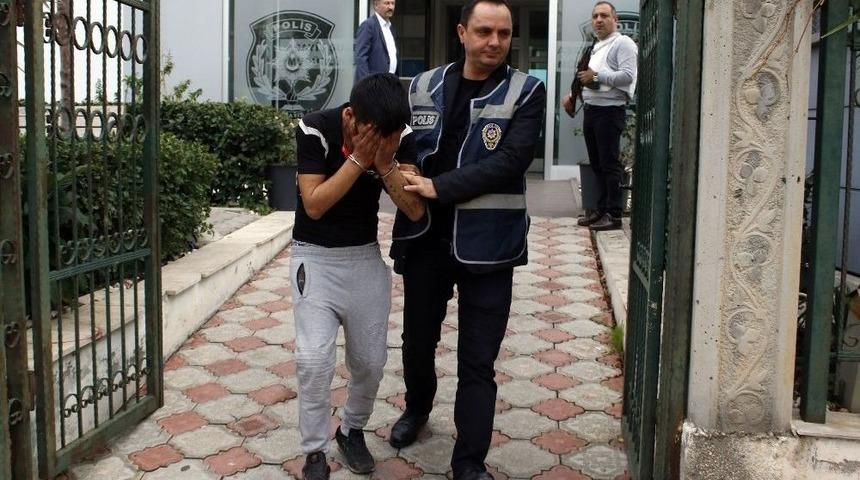 Bı&ccedil;ak Tehdidiyle Cep Telefonu Gasp Eden Kişi Tutuklandı