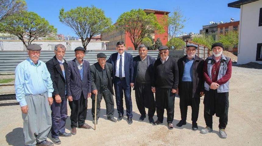 29 Ekim Mahallesi Sosyal Tesis İ&ccedil;in G&uuml;n Sayıyor