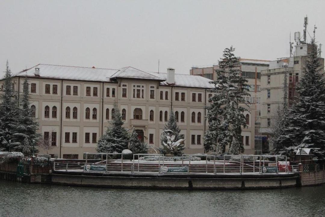 Eskişehir Beyaza B&uuml;r&uuml;nd&uuml;