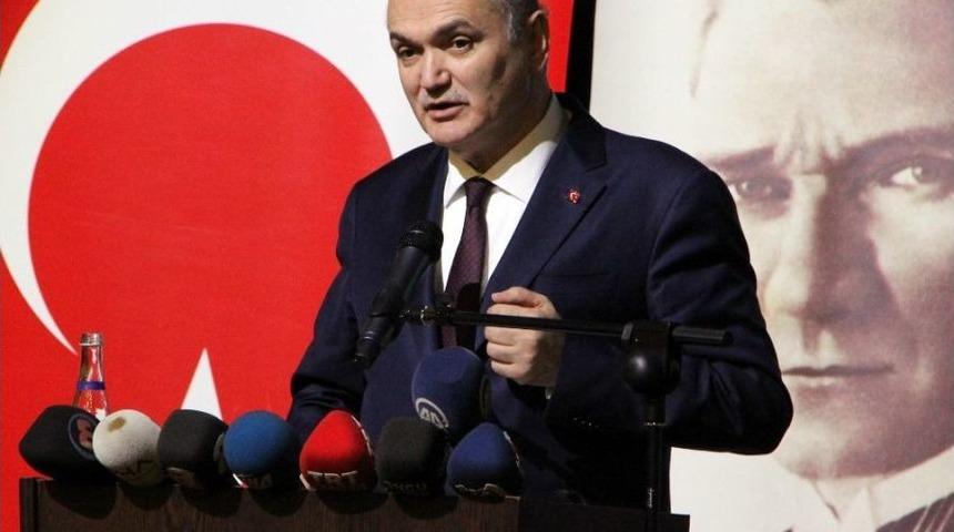 Bakan &Ouml;zl&uuml;, "d&uuml;nya Markası Bir Otomobil Olacak"