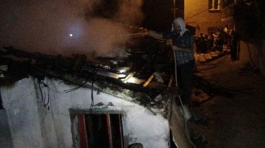 Metruk Binada &Ccedil;ıkan Yangın Korku Ve Paniğe Neden Oldu