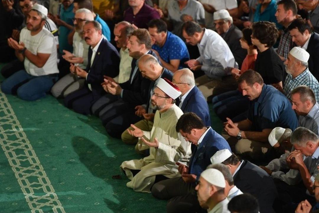 Başkan Erbaş, Kadir Gecesi Hutbesini Denizli&rsquo;de Verdi