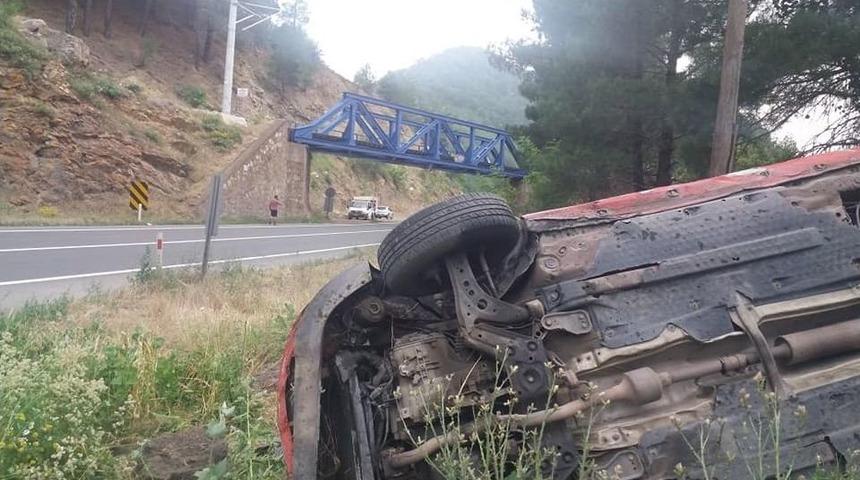 Otomobil Takla Attı:2&rsquo;si &Ccedil;ocuk 3 Yaralı