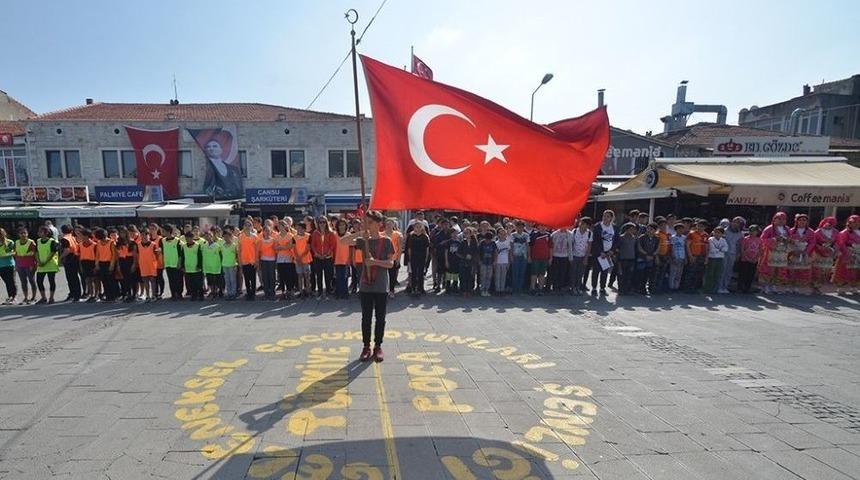 Fo&ccedil;a&rsquo;da 23 Nisan Geleneği