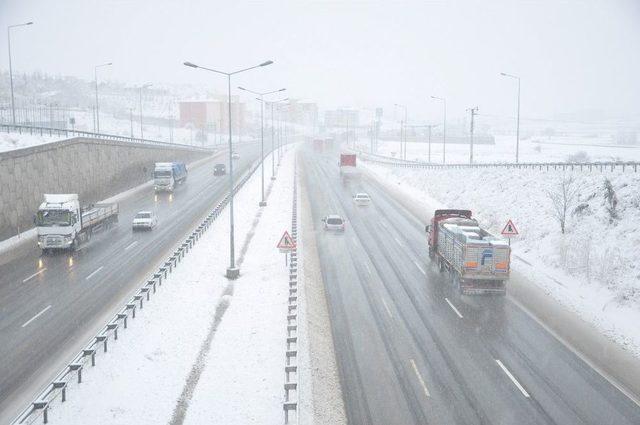 Bozüyük’te Kar Yağışı Etkili Oldu