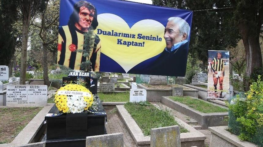 Serkan Acar Kabri Başında Anıldı