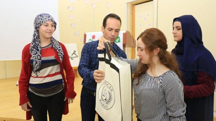 Erzincan Barosu &Ccedil;ocukları Sevindirdi