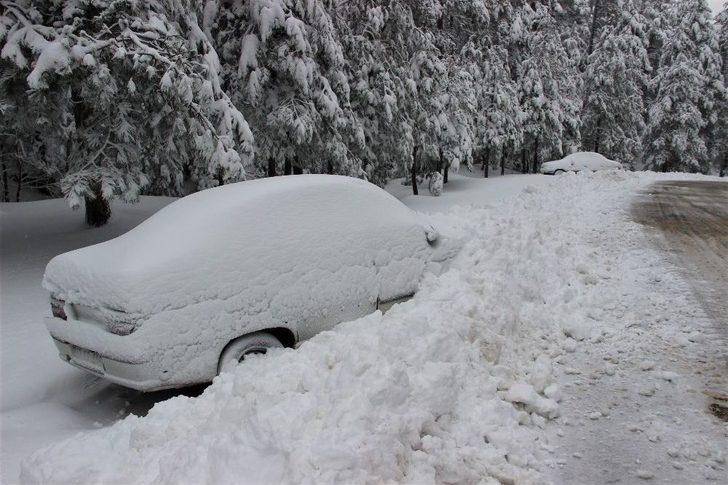 Kazdağları’nda Kar Trafiği Olumsuz Etkiliyor G1