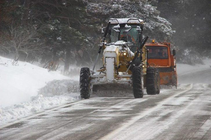 Kazdağları’nda Kar Trafiği Olumsuz Etkiliyor G5