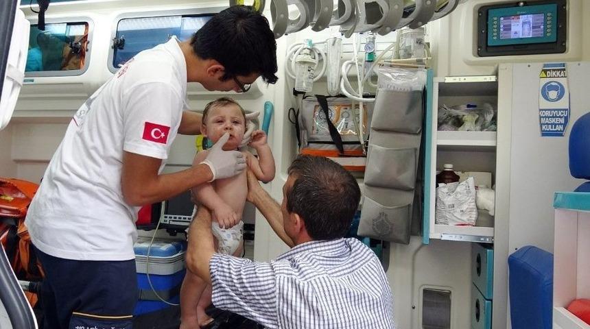 Ateşe Verdiği Evde Mahsur Kalan Bebeğini Komşular Kurtardı