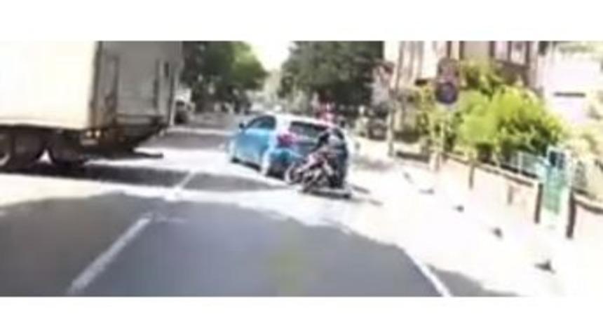 (özel) İstanbul’da Motosikletlilerin Ölümden Döndüğü Kazalar Kamerada