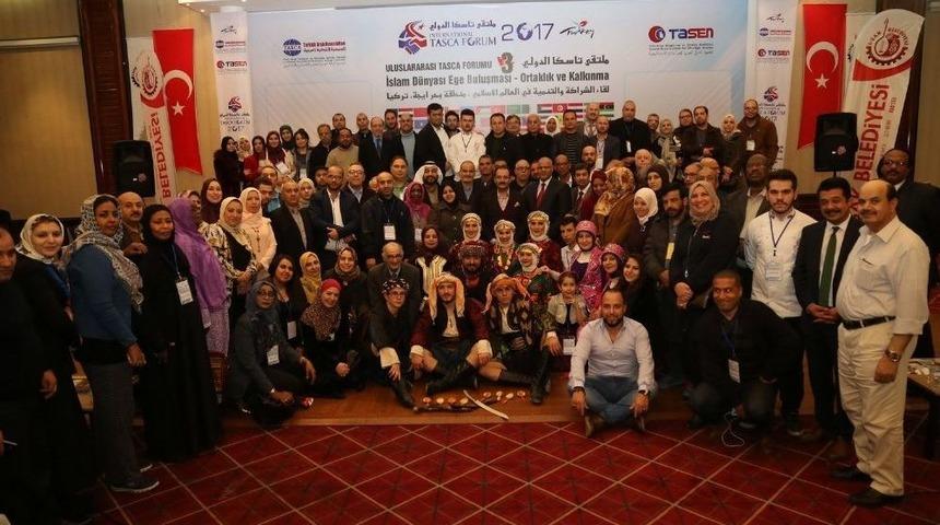 Uluslararası Foruma Uşak Damgası