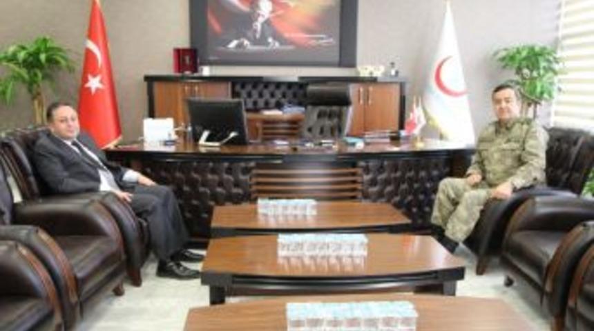 Tuğgeneral &Ouml;zfidan&rsquo;dan Sağlık M&uuml;d&uuml;r&uuml; Uzm. Dr. Akdoğan&rsquo;a Ziyaret