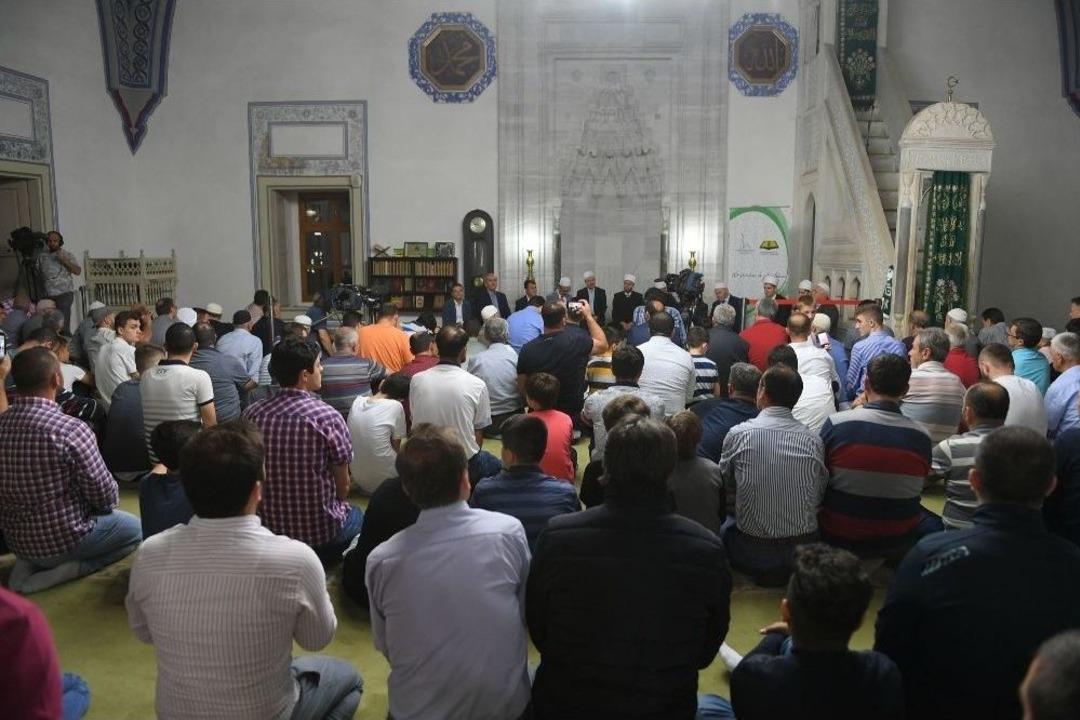 Osmangazi&rsquo;den &Uuml;sk&uuml;p&rsquo;te Kadir Gecesi Programı