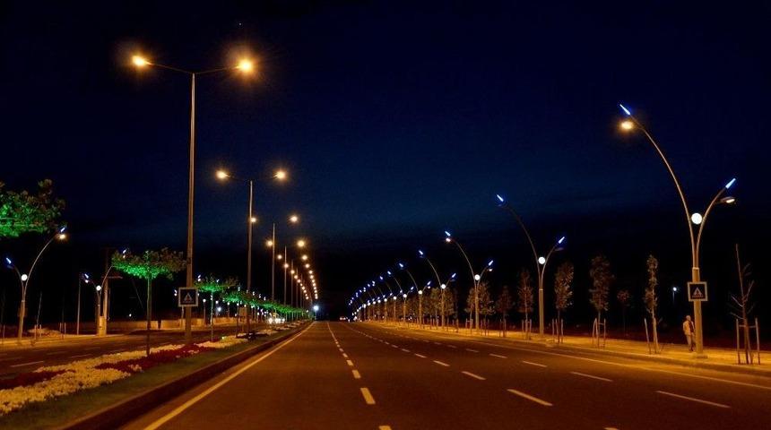 Dicle Elektrik&rsquo;ten Diyarbakır Caddelerine 6 Bin Armat&uuml;r