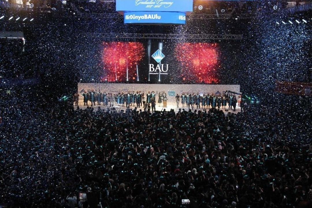 Bau 18. D&ouml;nem Mezunlarını Uğurladı