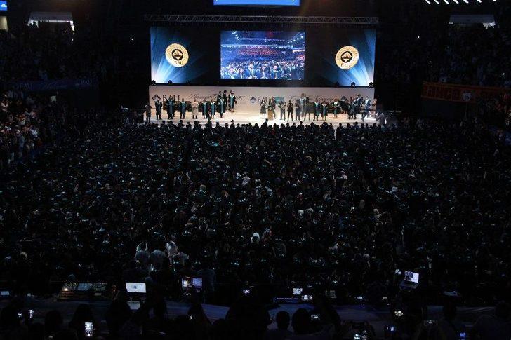 Bau 18. Dönem Mezunlarını Uğurladı G3