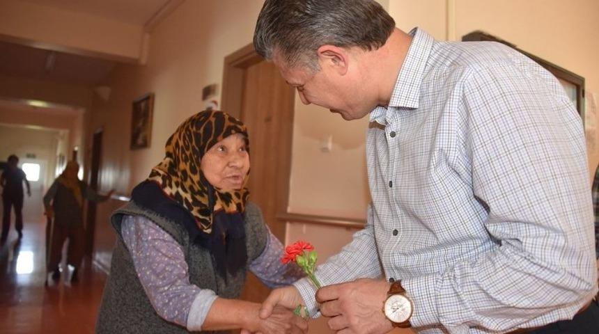 Ak Partili Özkan’dan Huzurevi Sakinlerine Kadir Gecesi Ziyareti