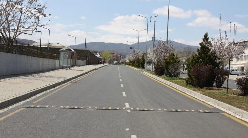 Bing&ouml;l&rsquo;de 63 Noktaya Hız Kesici