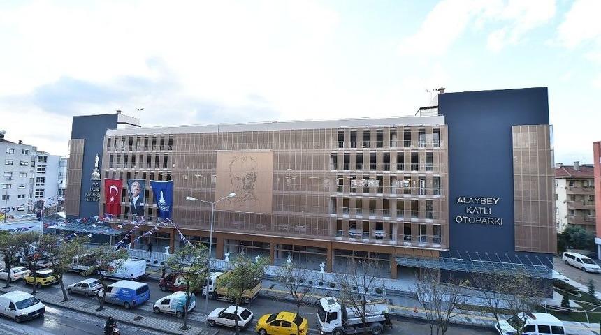 Alaybey&rsquo;in 7 Katlı Otoparkı A&ccedil;ıldı